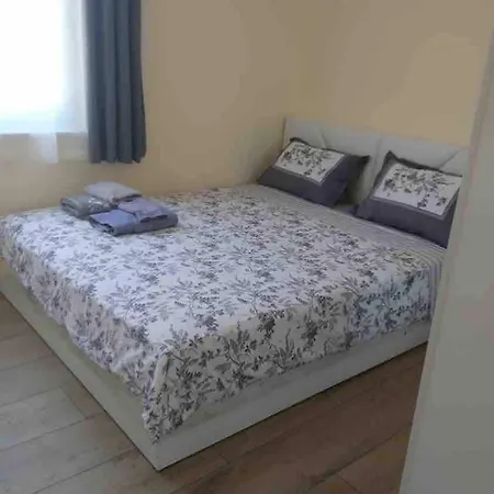 Sotto L'ombrello Warna